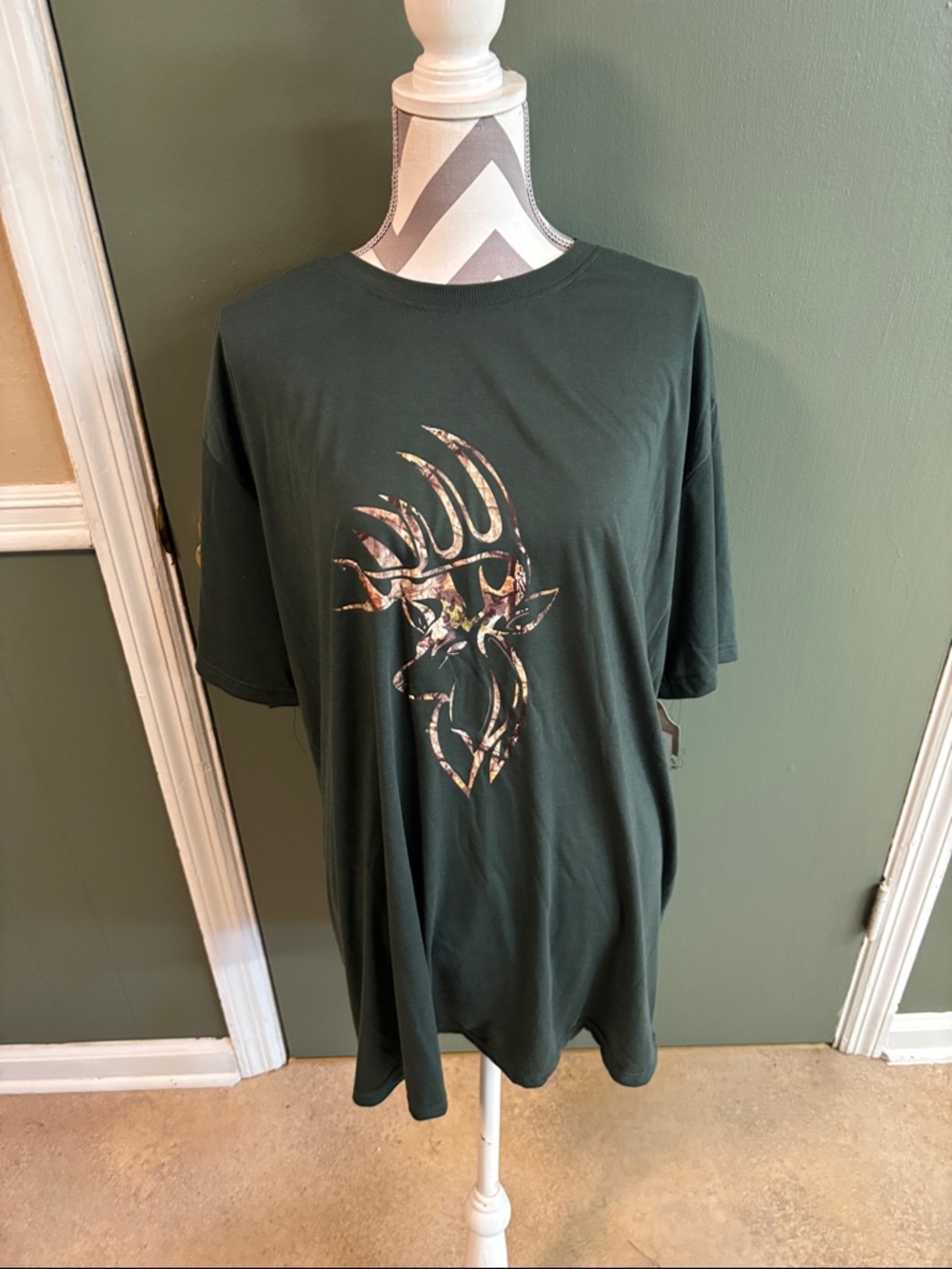 Mossy Oak Dark Green Short Sleeve T-Shirt with Camouflage Buck Logo